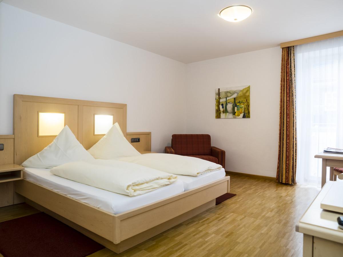 Weingutshotel Piesporter Goldtroepfchen Exterior foto